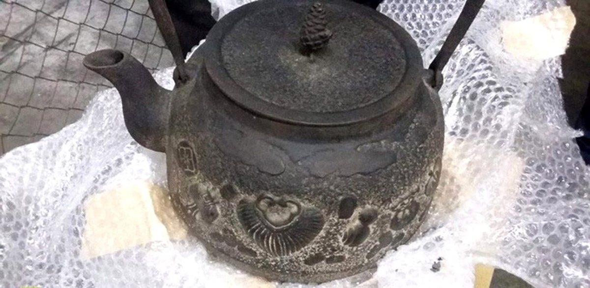 Japonya\'dan Ukrayna\'ya getirilen tarihi eserler sınırda yakalandı