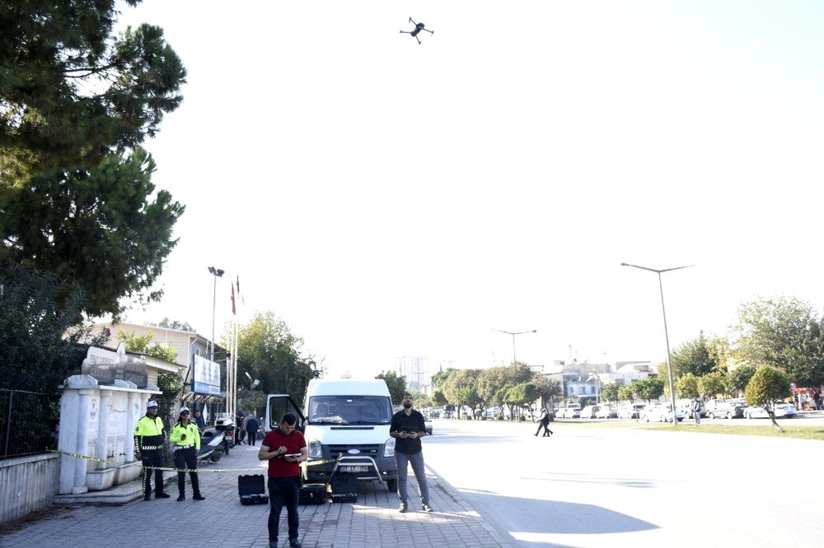 Kadın polisten drone ile sigara uygulaması