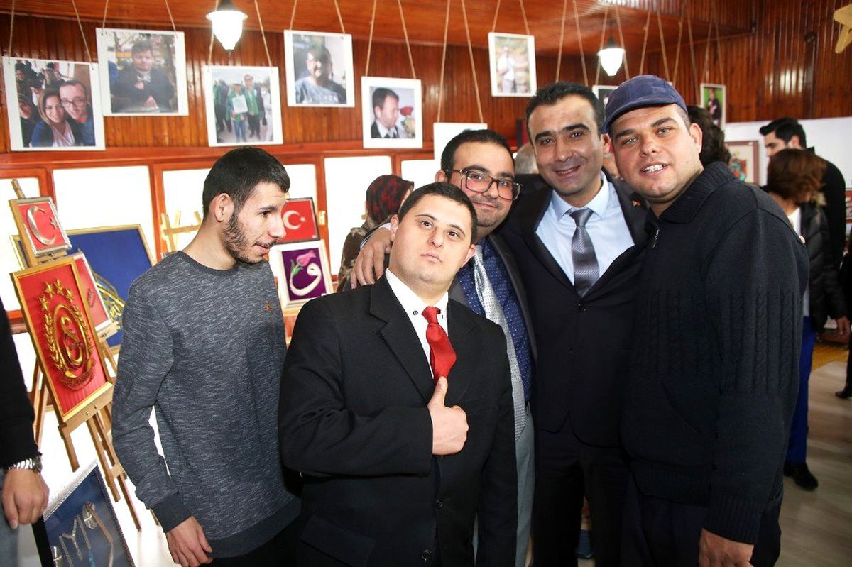 Karaman\'da \'Dünya gözü ile değil, gönül gözü ile\' resim sergisi açıldı
