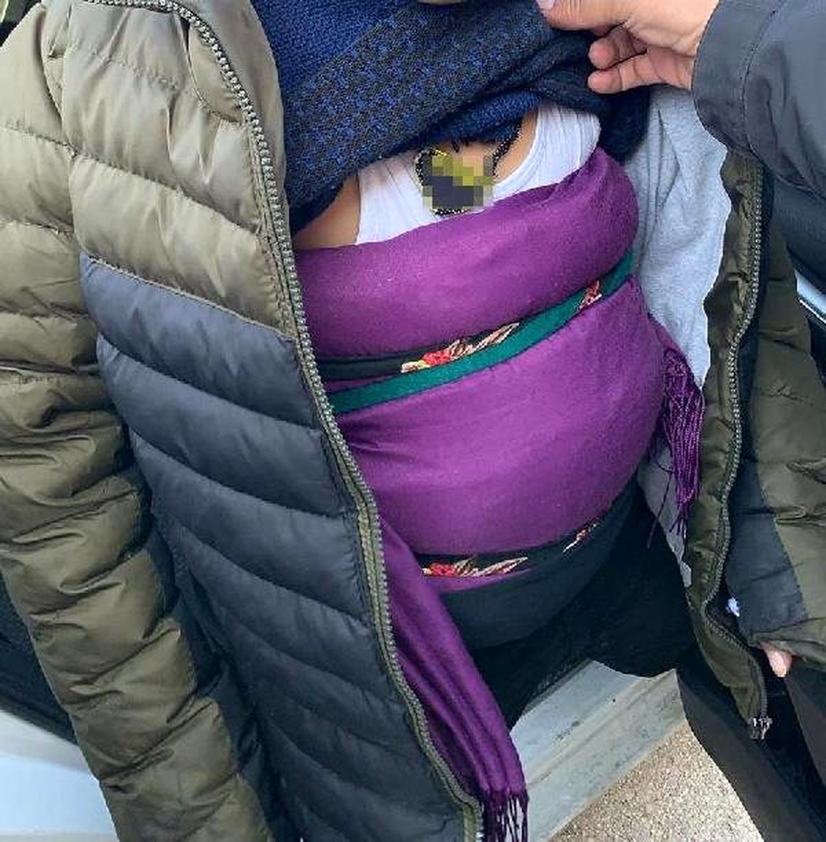 Kardeşlerinin beline bağladığı kuşakla uyuşturucu taşıtan ağabey tutuklandı