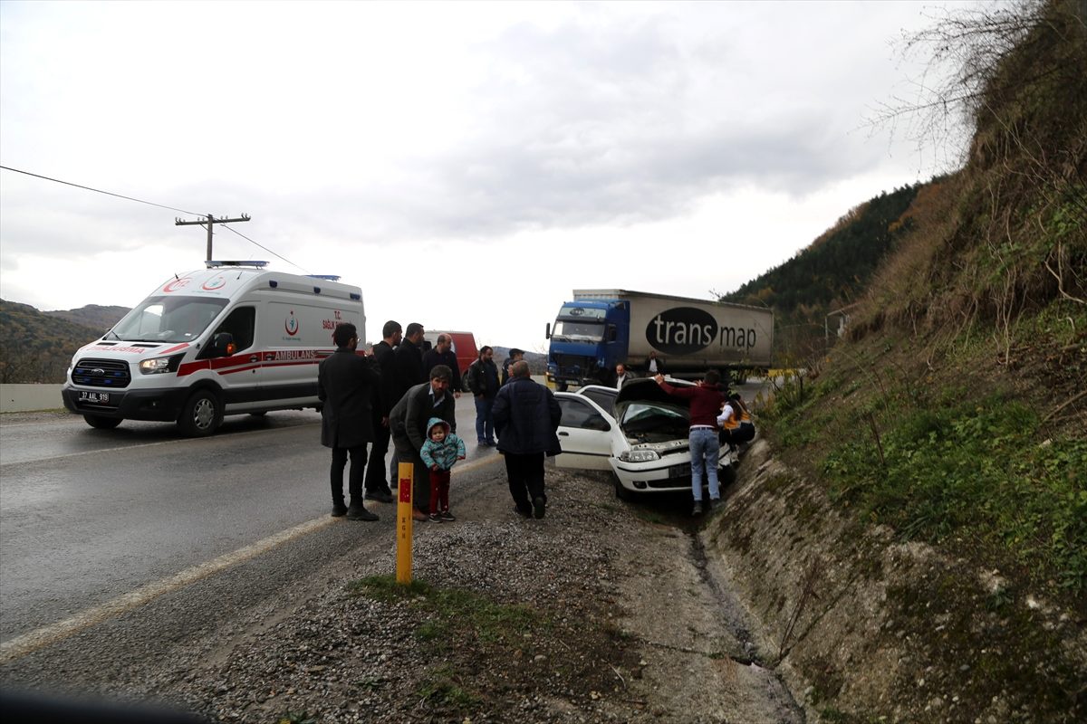Kastamonu\'da tırla otomobil çarpıştı: 3 ölü, 2 yaralı