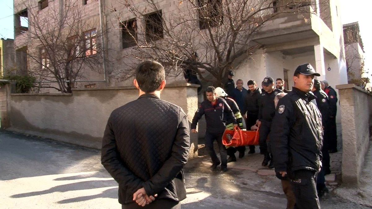 Kayseri\'de erkek arkadaşıyla kaçtığını söylediği kızının gelmesini isteyen kadın intihara teşebbüs...