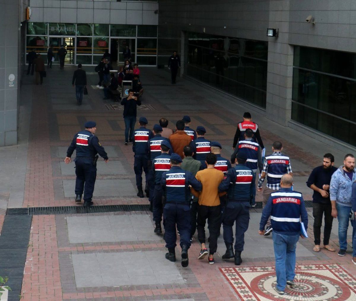 Mersin\'de DEAŞ\'a operasyonda 2 tutuklama