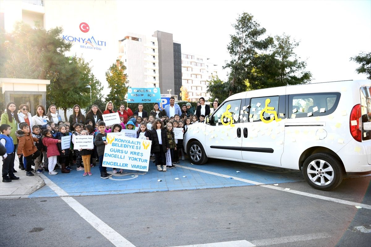 Miniklerden not kağıtlarıyla "duyarlılık" çağrısı
