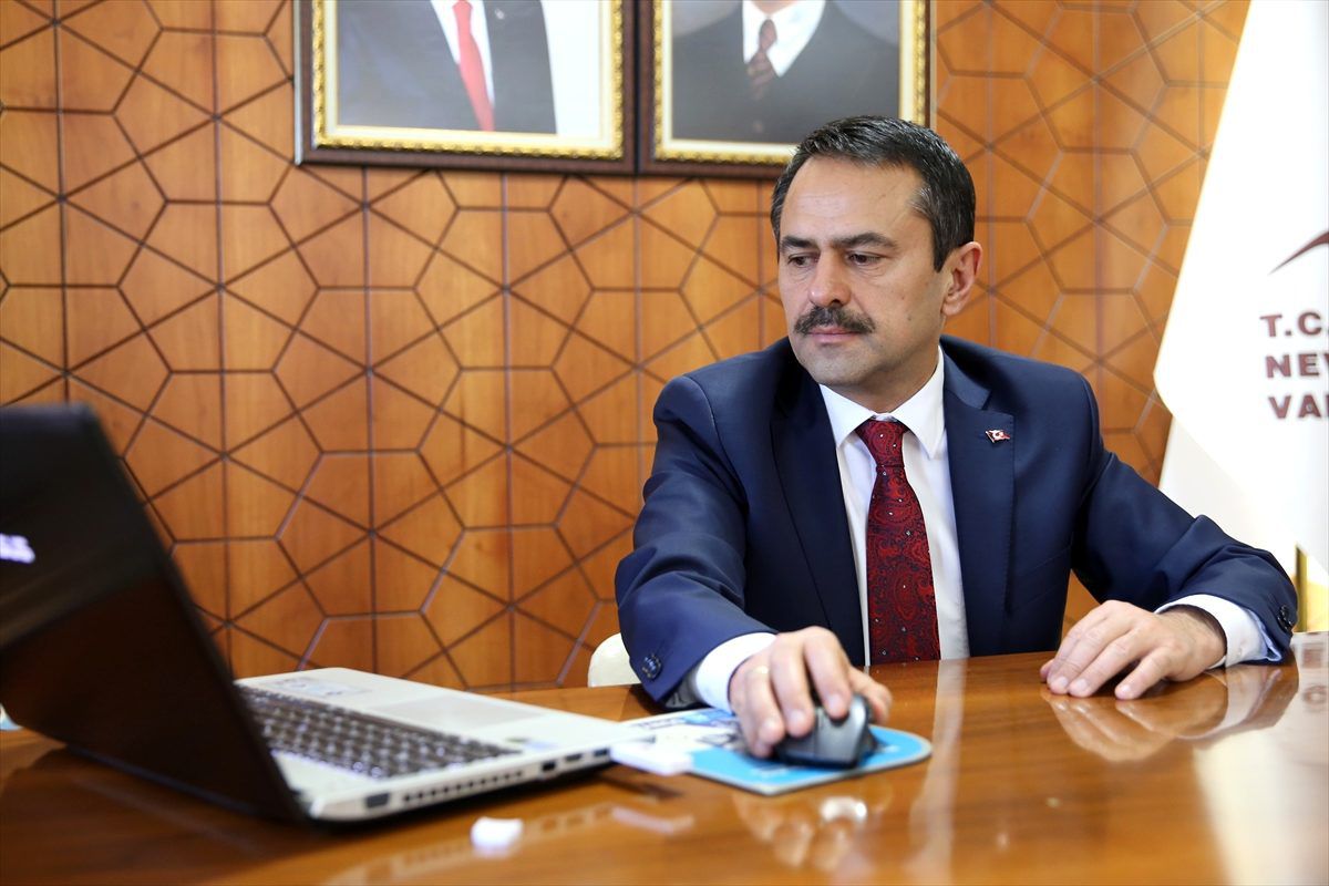 Nevşehir Valisi İlhami Aktaş, AA\'nın "Yılın Fotoğrafları" oylamasına katıldı