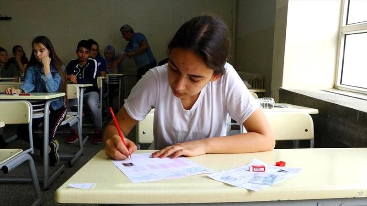 PISA sonuçları: Türkiye\'deki \'15 yaş grubu öğrencileri\' OECD ortalamasının gerisinde kaldı