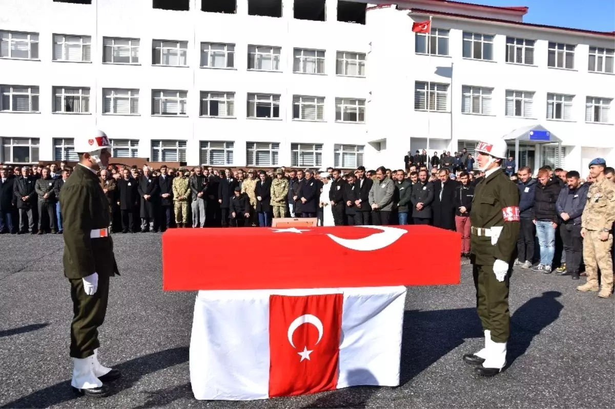 Şehit Alparslan Kurt toprağa verildi