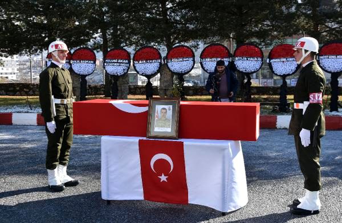 Şehit Piyade Sözleşmeli Er, törenle köyüne uğurlandı (2)