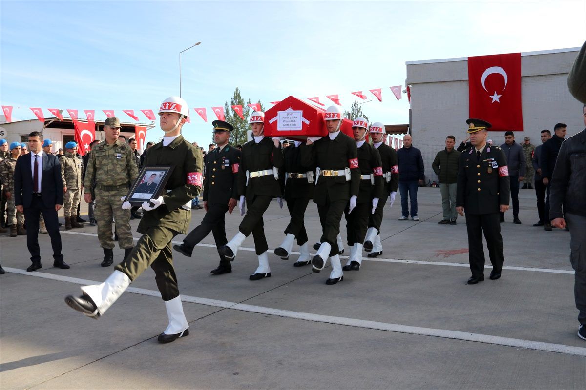 Şehit uzman onbaşı Harun Çınar\'ın cenazesi memleketi Hatay\'a uğurlandı