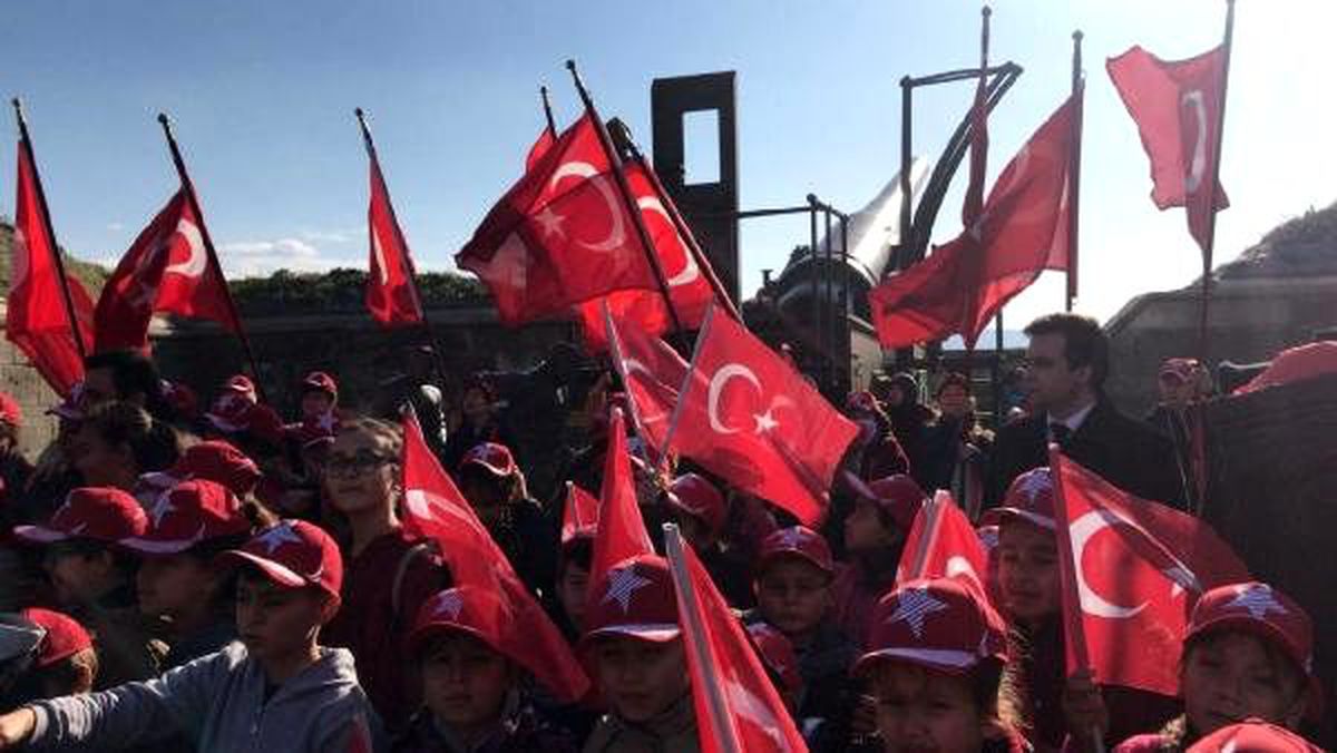 Seyit Onbaşı\'nın torunları Çanakkale şehitliğini ziyaret etti