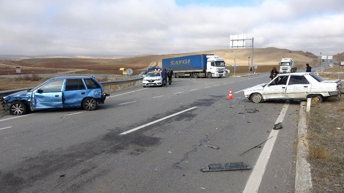 Sivas\'ta trafik kazası: 2 yaralı