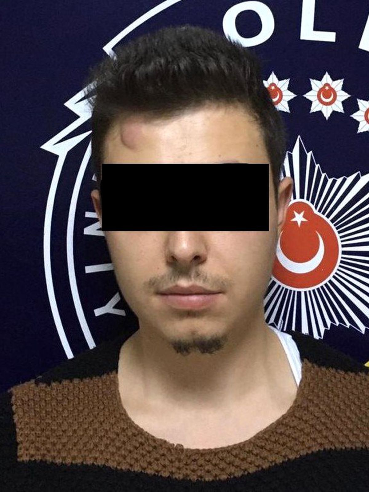 Sokak ortasında uyuşturucu satışı yapan zanlılar suçüstü yakalandı