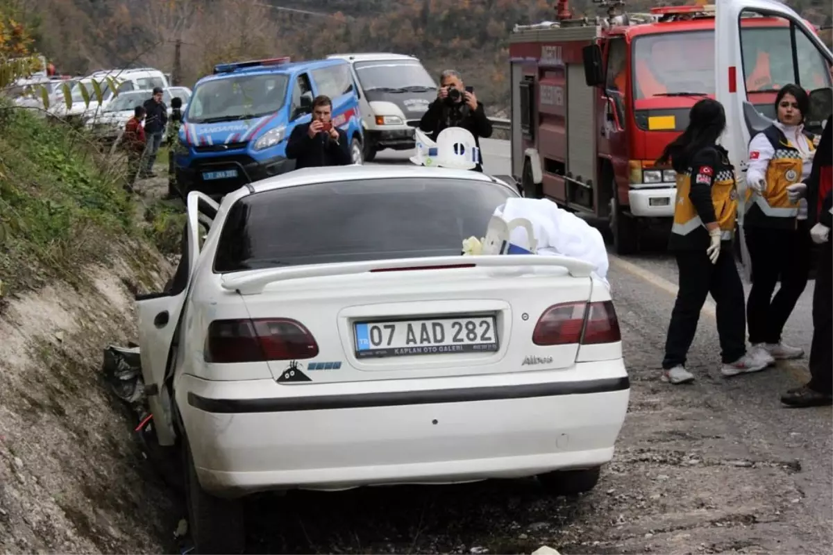 Tır ile otomobil çarpıştı, biri bebek 3 ölü, 2 yaralı