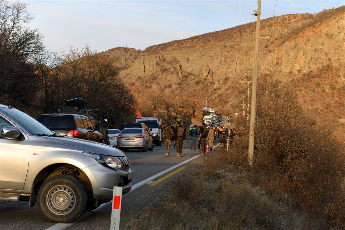 Tunceli\'de devrilen askeri araçtaki 13 asker yaralandı
