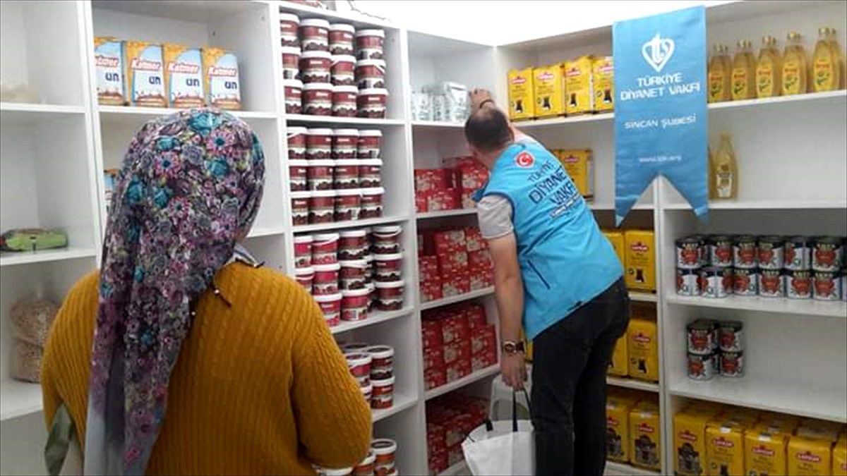 Türkiye Diyanet Vakfı "Hayır Market"lerle ihtiyaç sahiplerine yardım dağıtıyor