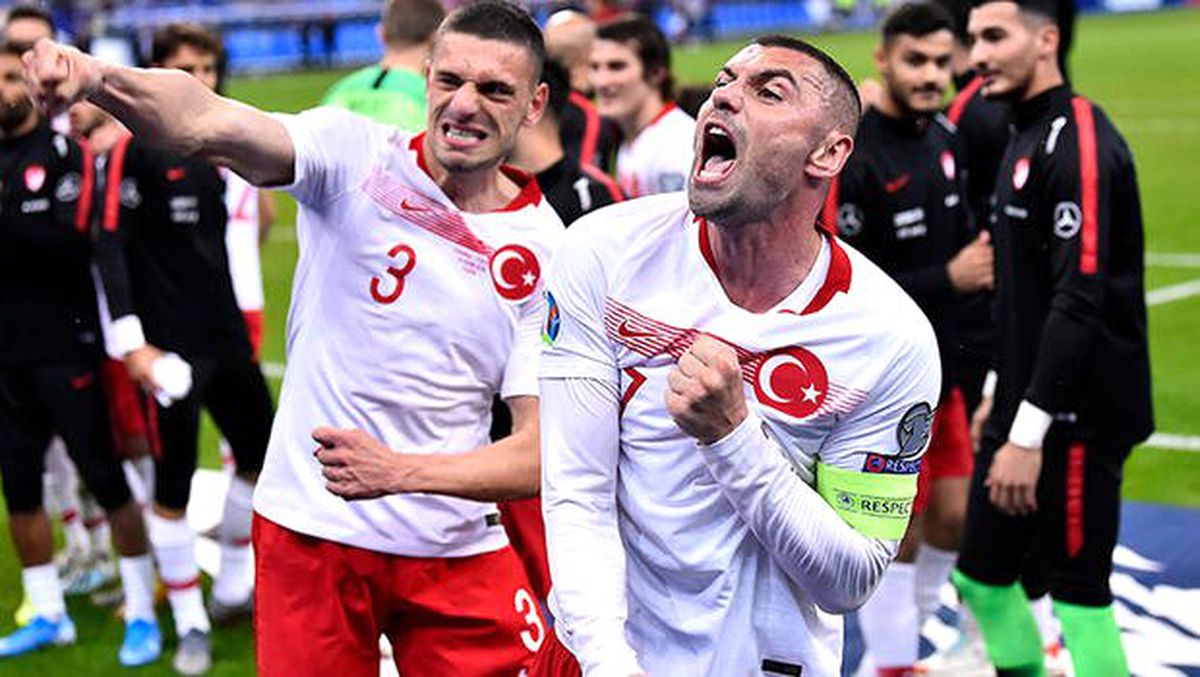 UEFA resmen sordu! \'Türkiye?\'