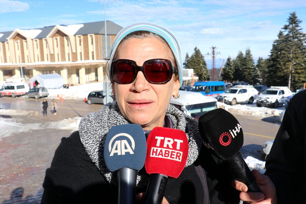 Uludağ\'da kaybolan iki arkadaşın aileleri ekiplerden sevindirici haber bekliyor