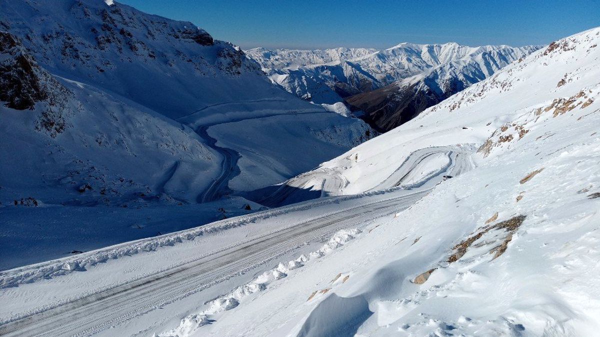 Van-Bahçesaray karayolu ulaşıma açıldı