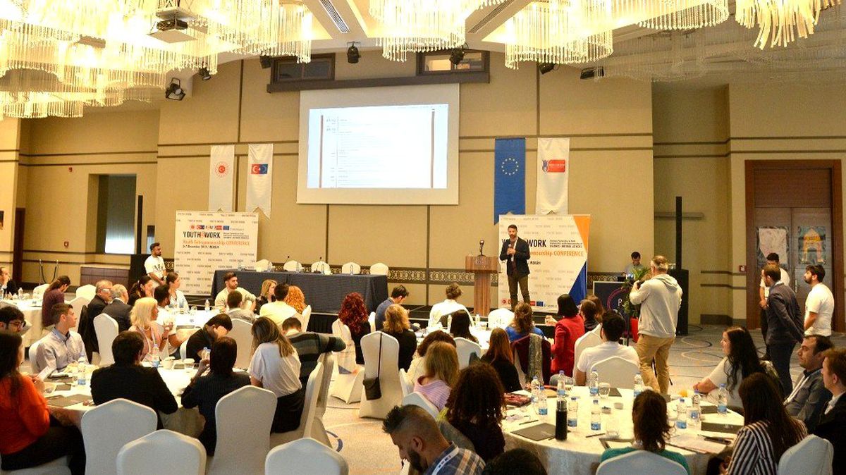 34 ülkeden katılımcılar, genç girişimciliği için Mersin\'de buluştu
