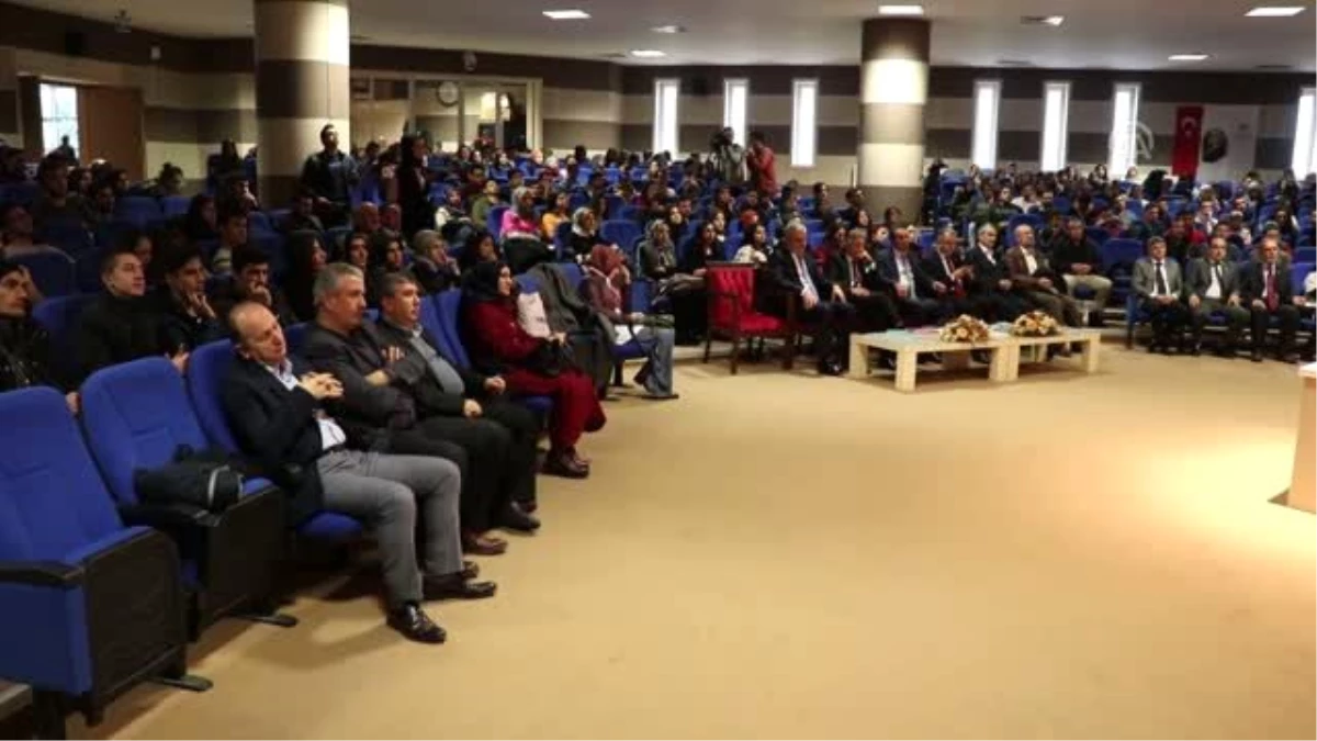 "Abdülhamid döneminde savunma sanayisi" konferansı