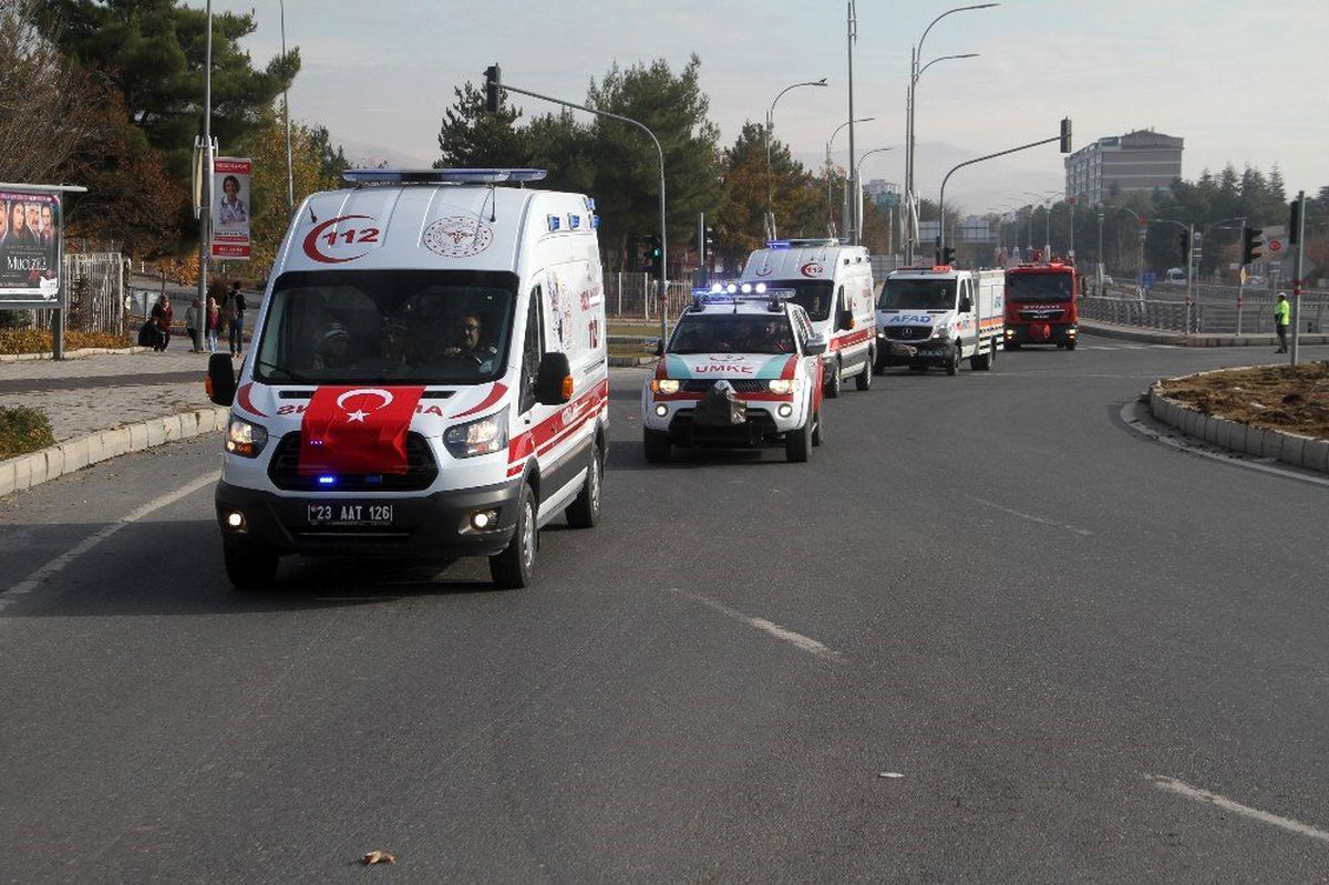 Acil Sağlık Hizmetlerinde yer alan araçlarla kortej geçişi