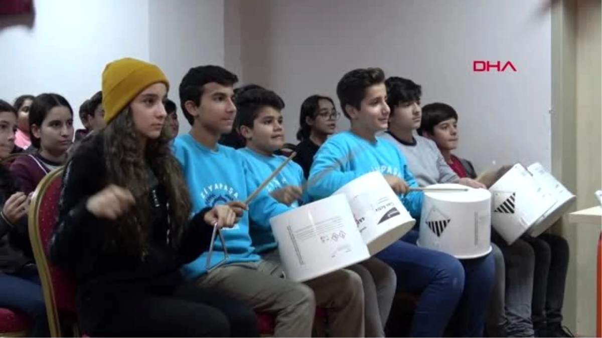 Adana ortaokul öğrencilerinden mors alfabesi kodlarıyla ritim müzik çalışması