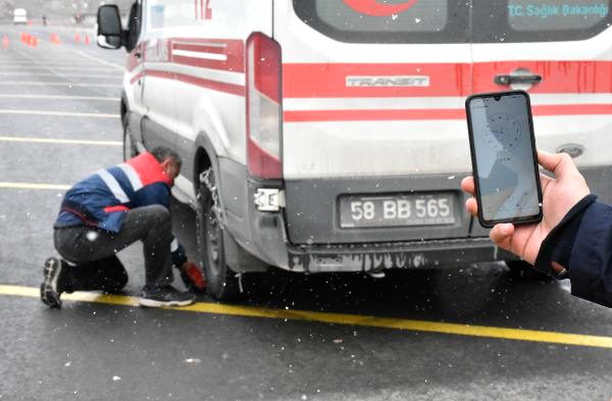 Ambulans şoförleri \'en iyi\' olmak için yarıştı