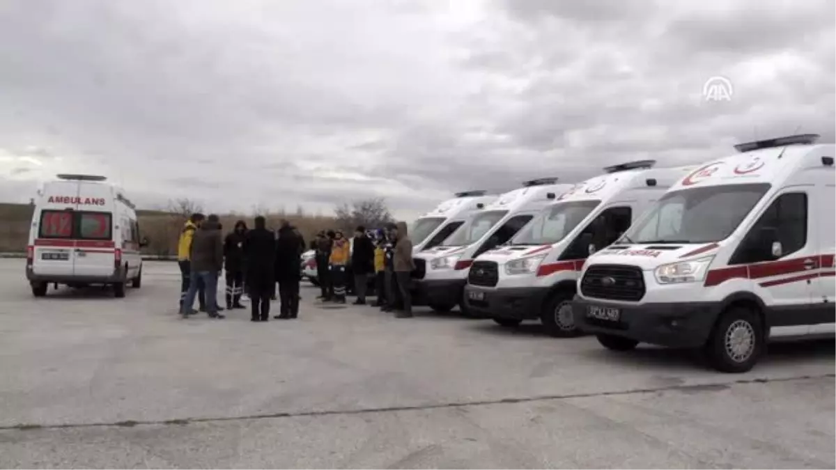 Ambulans sürücüleri zorlu parkurda yarıştı