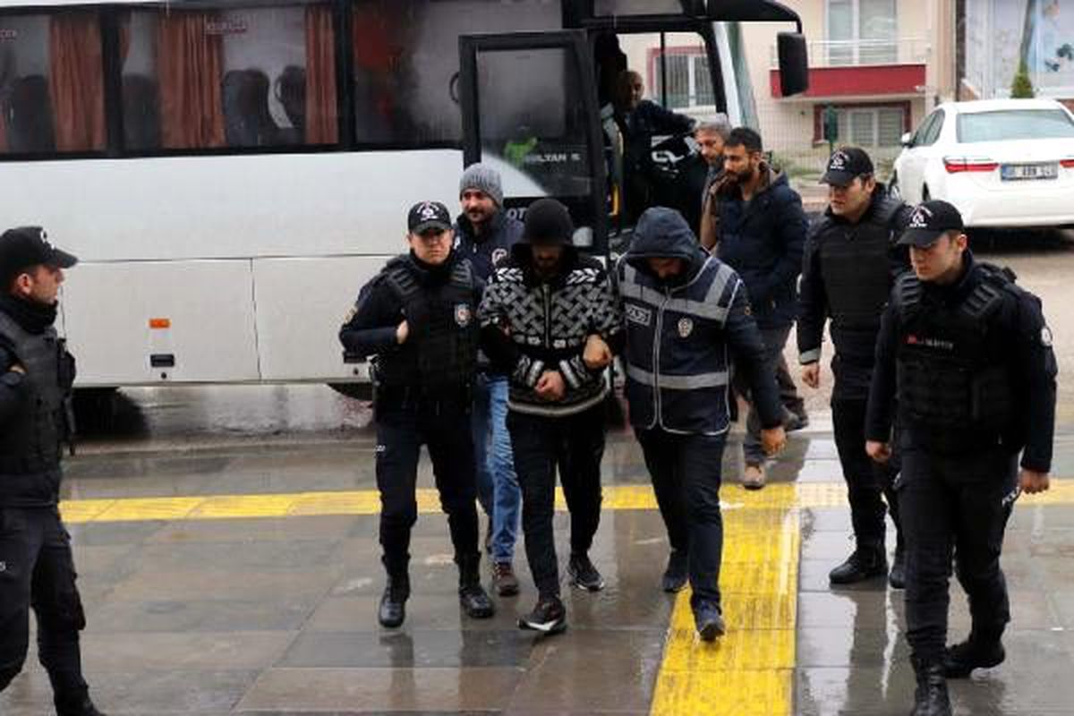 Ankara\'da uyuşturucu operasyonunda gözaltına alınan 11 kişi adliyede