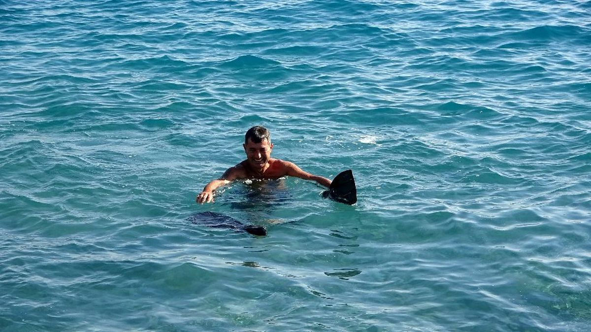 Antalya\'da aralık ayında deniz keyfi