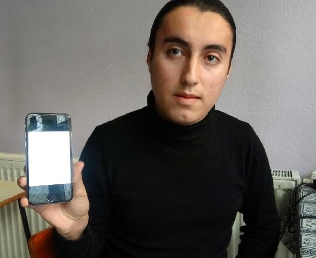 Apple\'ın bir açığını daha buldu