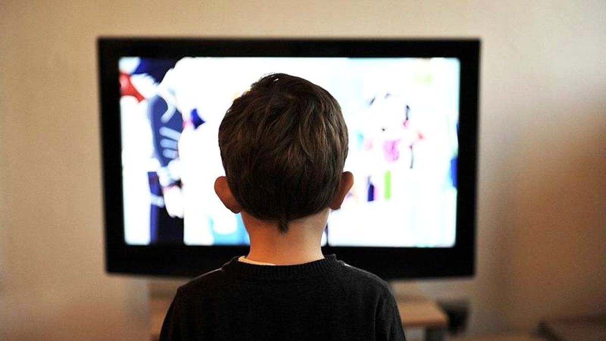 Araştırma: Yetişkin bir kişi hayatı boyunca 78 binden fazla saat televizyon izliyor