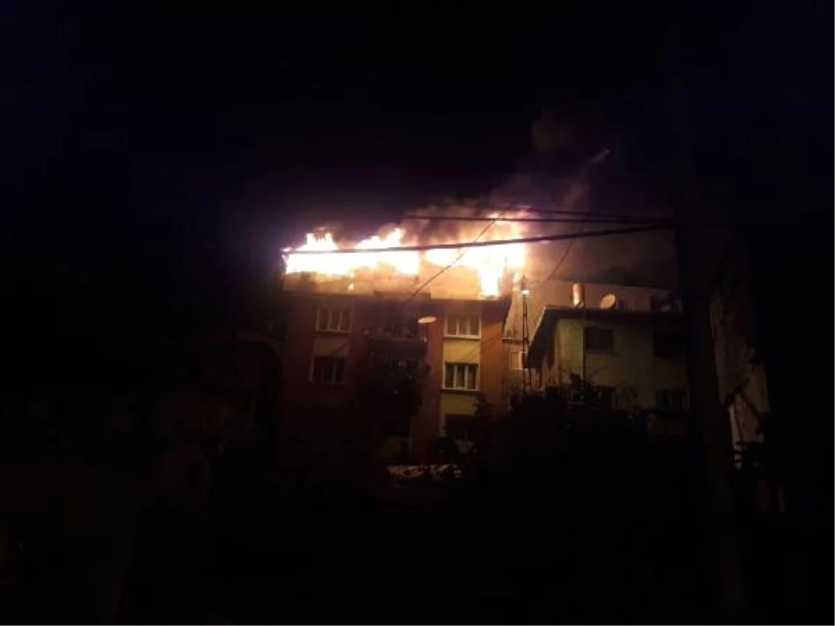 Bacadan çıkan yangın evi kül etti