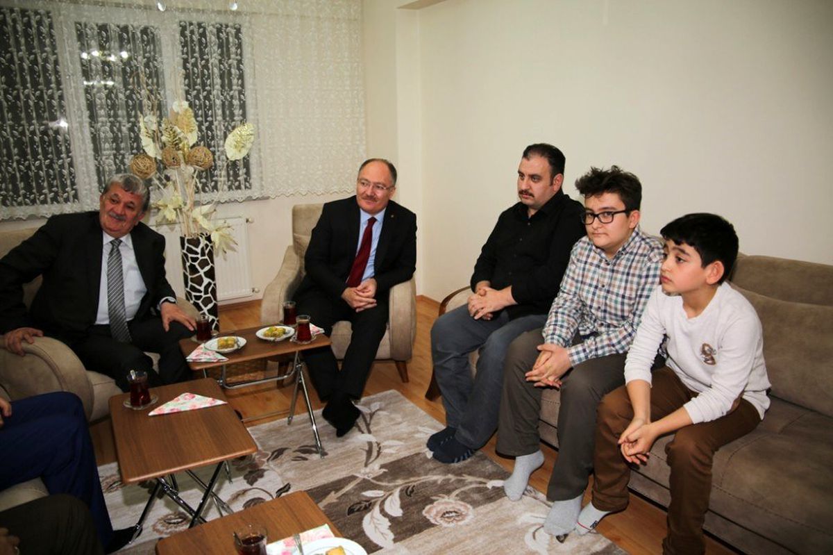 Başkan Bilgin\'den engellilere evlerinde ziyaret