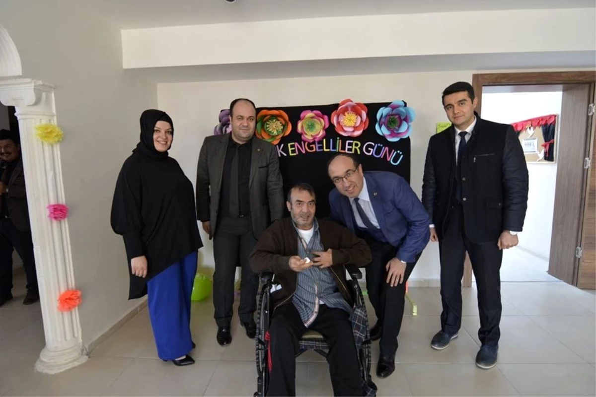 Başkan Mustafa Çöl\'den Engelli Bakım Merkezi\'ne ziyaret