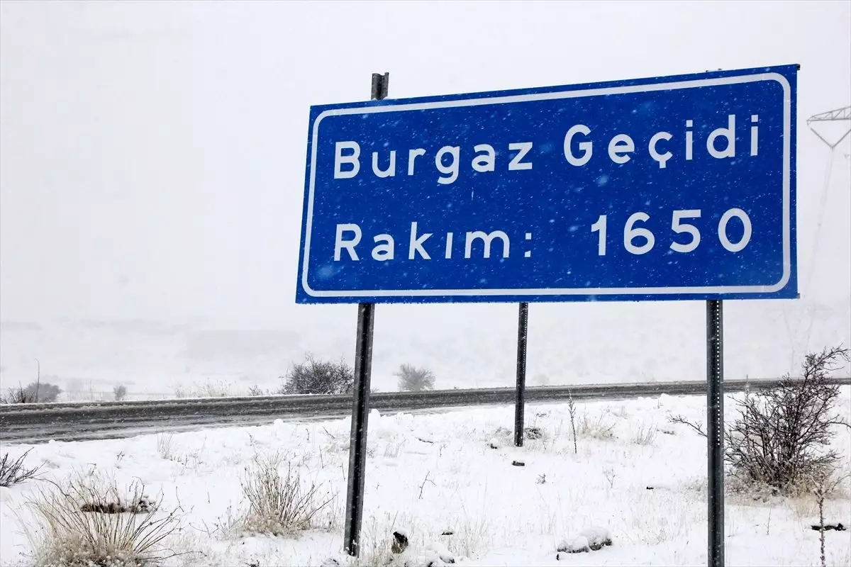 Başkentte kar yağışı etkili oluyor