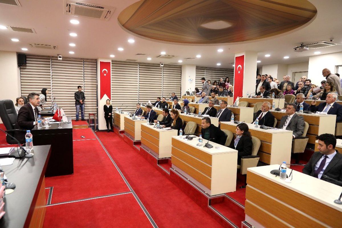 Bayraklı\'da ihaleler artık canlı yayınlanacak