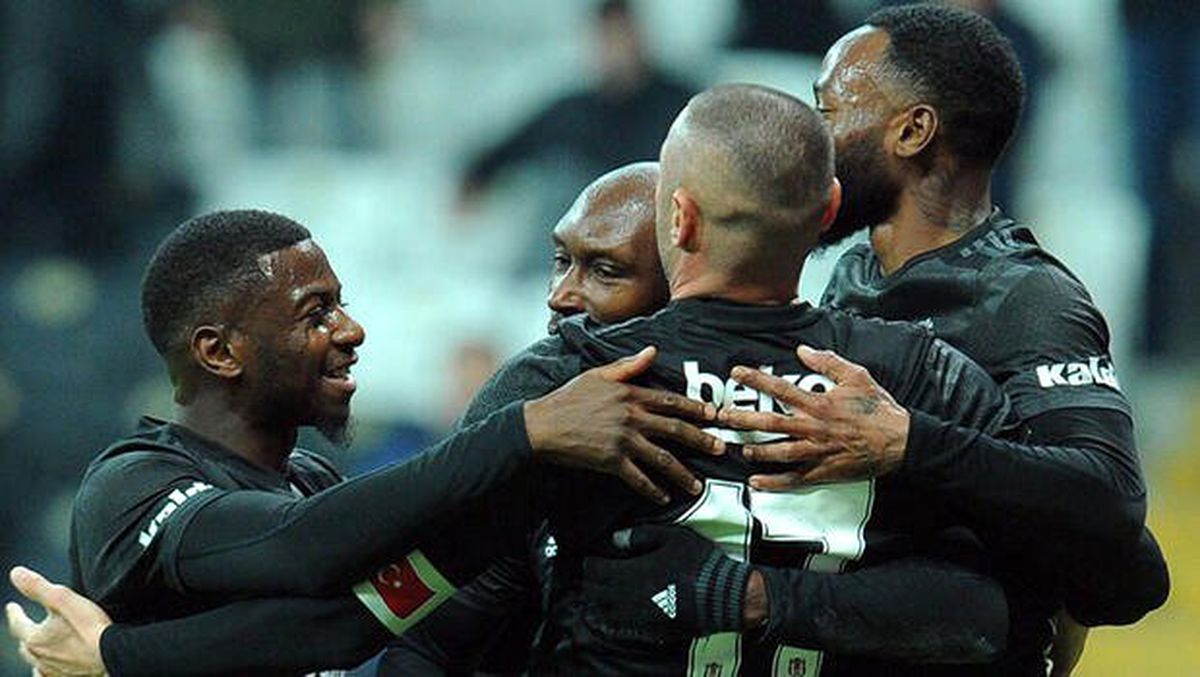 Beşiktaş\'ı krizden Galatasaray çıkardı!