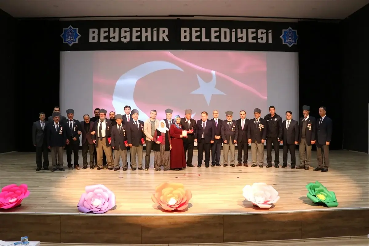 Beyşehir\'de Kıbrıs gazilerine milli mücadele madalyaları verildi