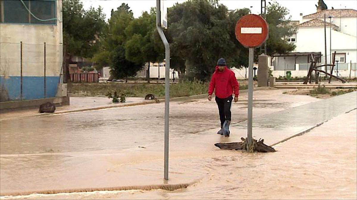BM İklim Konferansı\'na ev sahipliği yapan İspanya\'da sel felaketi