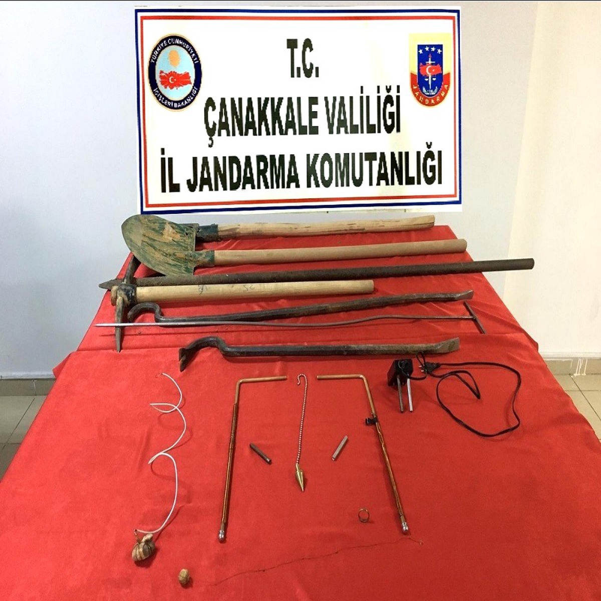 Çanakkale\'de izinsiz kazı: 3 gözaltı