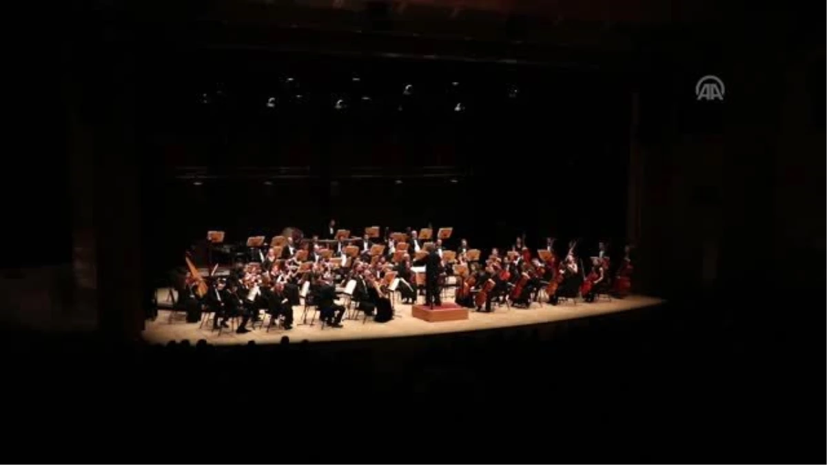 Çetin Işıközlü\'nün 50. sanat yılı özel konserle kutlandı