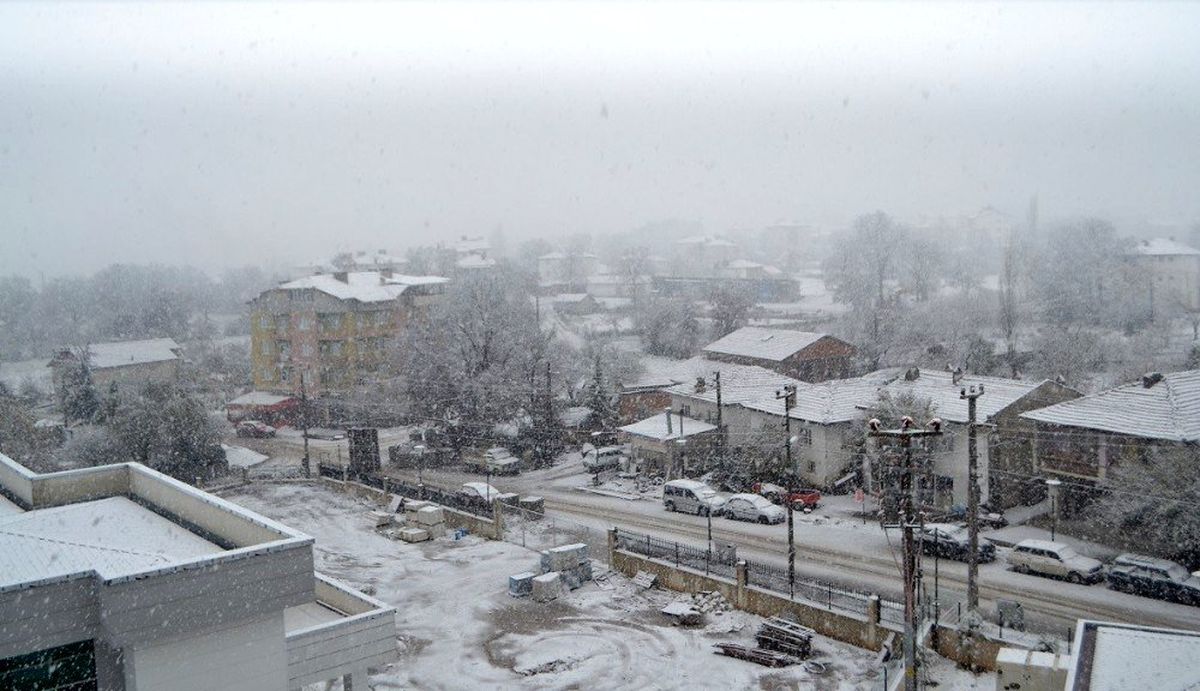 Dağ ilçeleri beyaza büründü