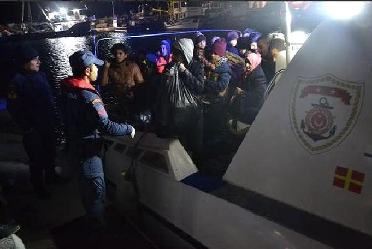Dikili\'de 47 göçmen ile 1 organizatör yakalandı