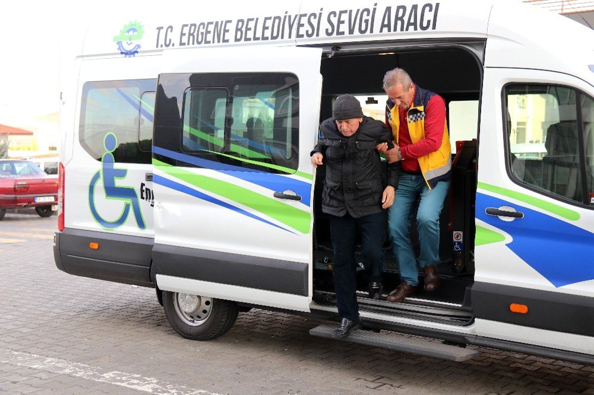Ergene Belediyesi sevgi dağıtıyor