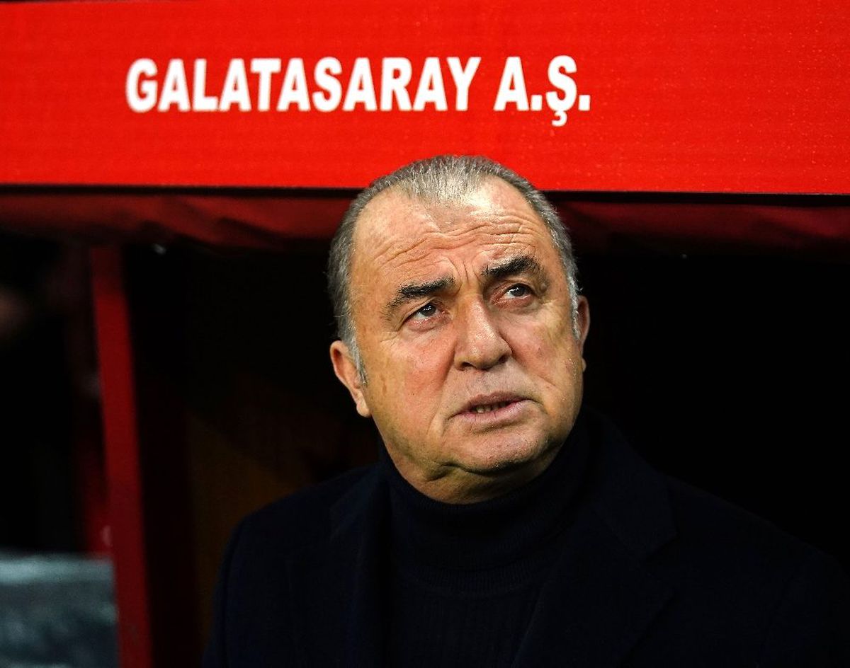 Fatih Terim\'den kupa rotasyonu