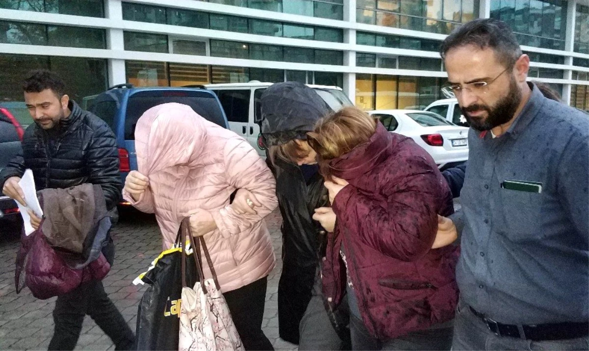 Hırsızlıktan tutuklanan 3 kadın ağlayarak cezaevine gitti