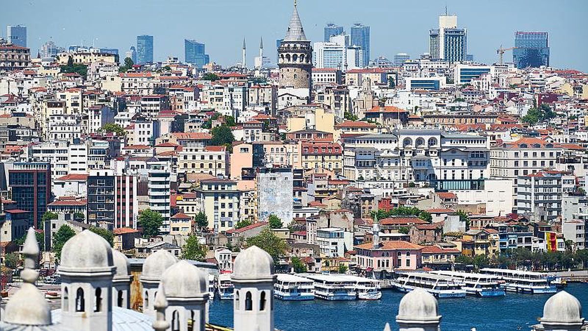 İBB\'de farklı inançlara hizmet edecek din görevlileri göreve başladı
