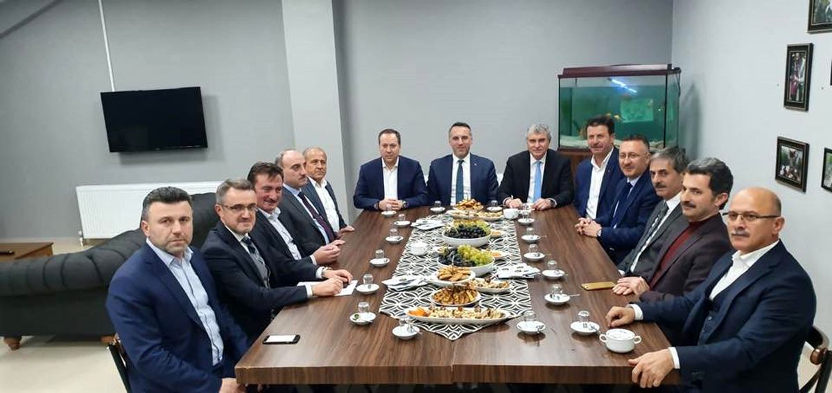 İlçe Belediye Başkanları toplantısı Geyve\'de yapıldı