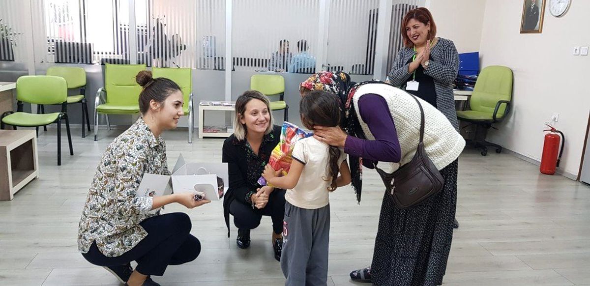 İzmit Belediyesinden minik Emine Nur\'a 5. yaş sürprizi
